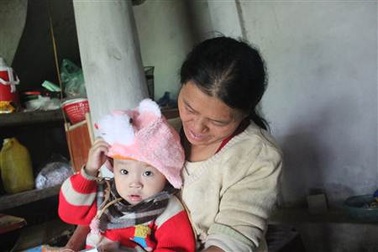 Cuộc sống mới của cháu bé bị bỏ rơi trong hang đá