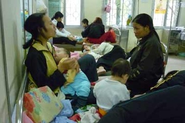 Quá tải bệnh viện tới 300% 