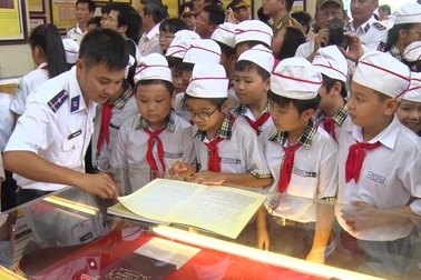 “Hoàng Sa, Trường Sa của Việt Nam - Những bằng chứng lịch sử và pháp lý”
