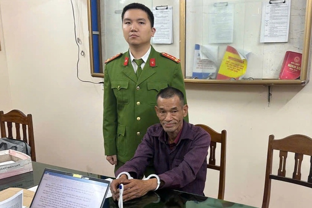 Dùng súng AK đe dọa, cướp tài sản của người đi đãi vàng rồi trốn nã 35 năm - 1