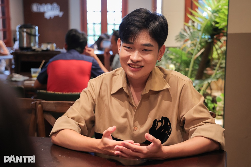 Chàng trai chi 180 triệu đồng biến cung đình Huế thành cảm hứng thời trang - 2 Chàng trai chi 180 triệu đồng biến cung đình Huế thành cảm hứng thời trang - 2