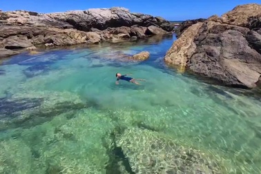 Bơi thỏa thích tại một trong những bãi biển đẹp nhất thế giới ở Australia