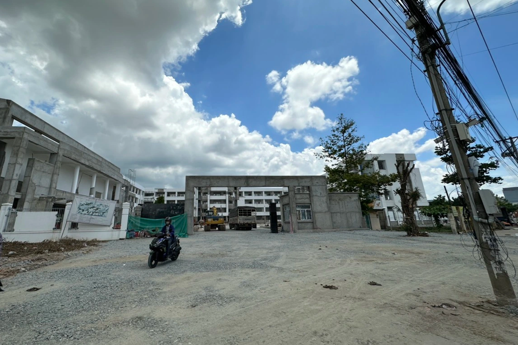 Bình Dương đầu tư xây mới trường học để tất cả học sinh được đến trường - 1