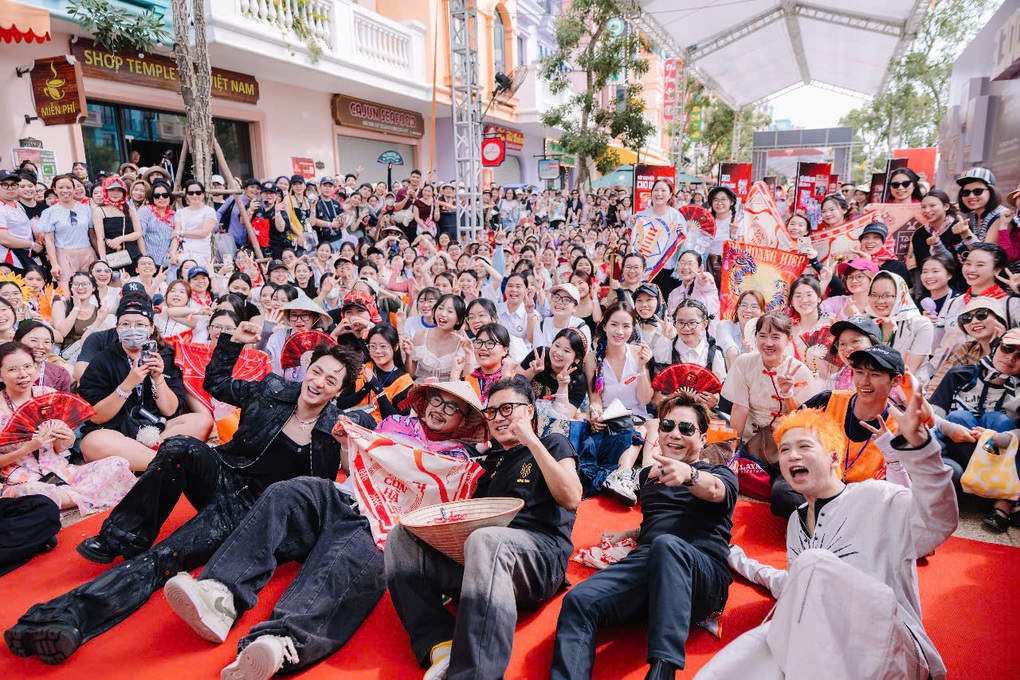 Hơn 220.000 lượt khách dự concert “Anh trai vượt ngàn chông gai” tại Ocean City - 3 Hơn 220.000 lượt khách dự concert “Anh trai vượt ngàn chông gai” tại Ocean City - 3