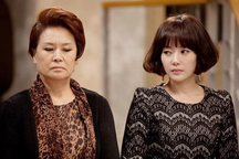 Không kiếm ra tiền, tôi cay đắng khi bị mẹ chồng khinh thường