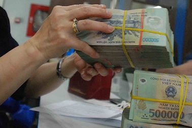 Cắn răng chờ giảm lãi suất