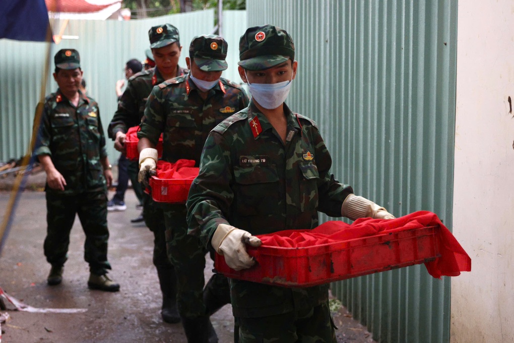 Đã tìm thấy 93 bộ hài cốt liệt sĩ và 2 bộ tập thể ở Công viên Lê Thị Riêng - 3
