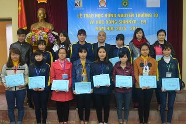 25 suất học bổng đến với sinh viên nghèo vượt khó Học viện Nông nghiệp