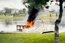 Người dân đốt vàng mã tháng cô hồn làm cầu chữ Y ở Đà Lạt bốc cháy