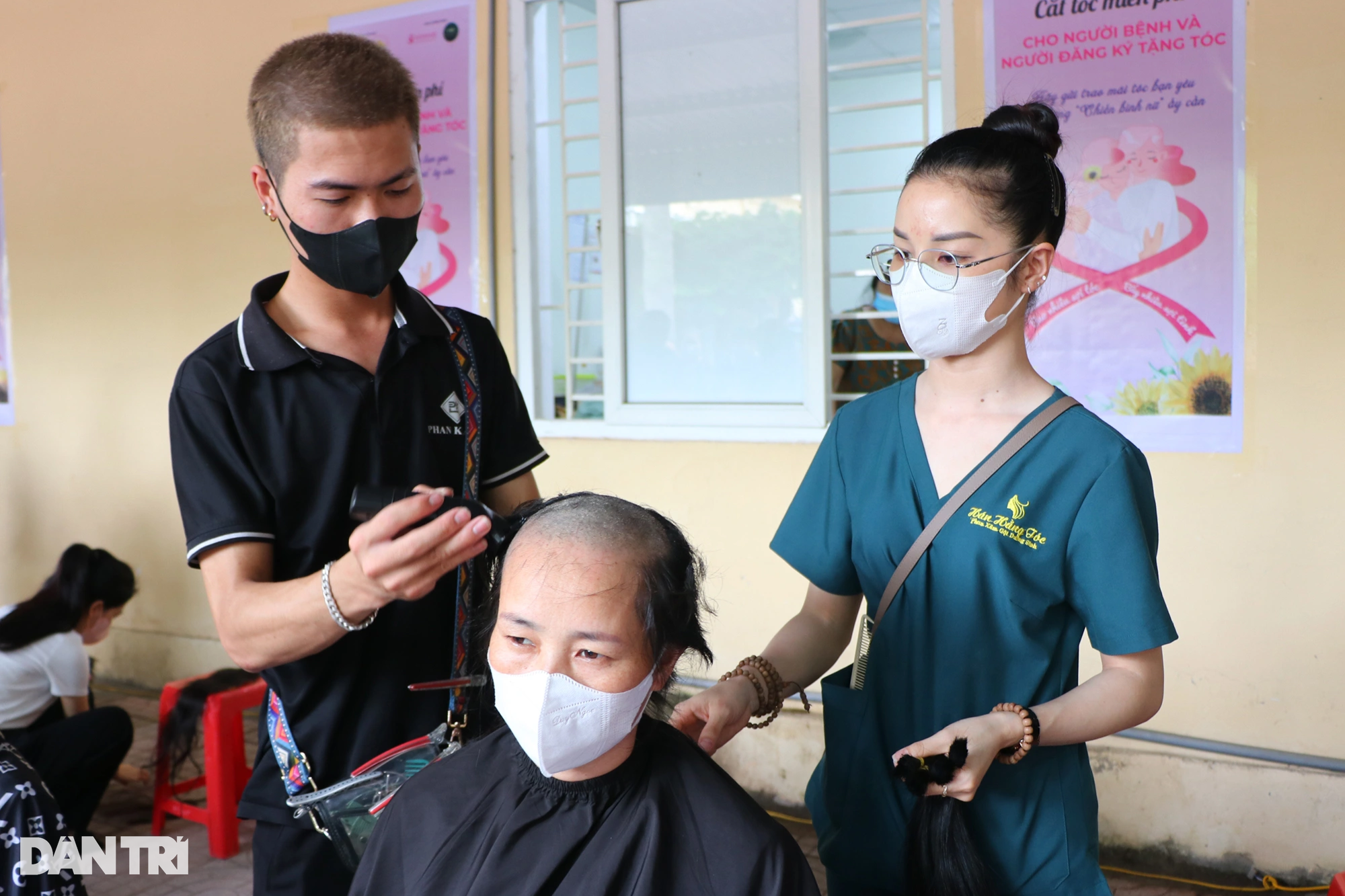 Biến cố tình cảm, sức khỏe và quyết định xuống tóc của nữ công nhân - 5 Biến cố tình cảm, sức khỏe và quyết định xuống tóc của nữ công nhân - 5