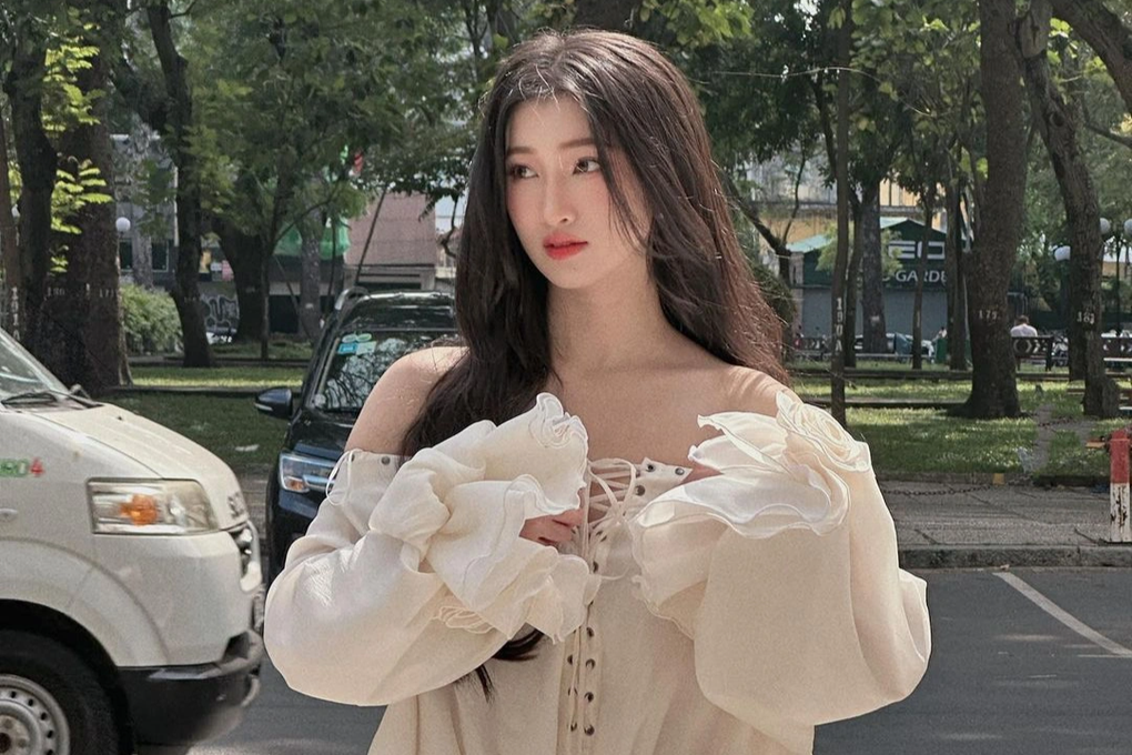 Á hậu Phương Nhi hiếm hoi lộ diện trên truyền hình, clip 3 giây gây sốt - 2 Á hậu Phương Nhi hiếm hoi lộ diện trên truyền hình, clip 3 giây gây sốt - 2