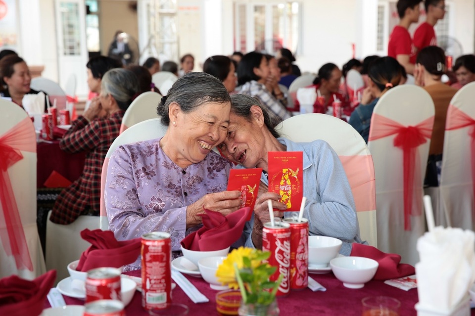 Qua bao “nồi bánh chưng” mới thấy chẳng Tết nào rộn rã nếu thiếu những bữa tiệc năm mới đông vui - 1 Qua bao “nồi bánh chưng” mới thấy chẳng Tết nào rộn rã nếu thiếu những bữa tiệc năm mới đông vui - 1