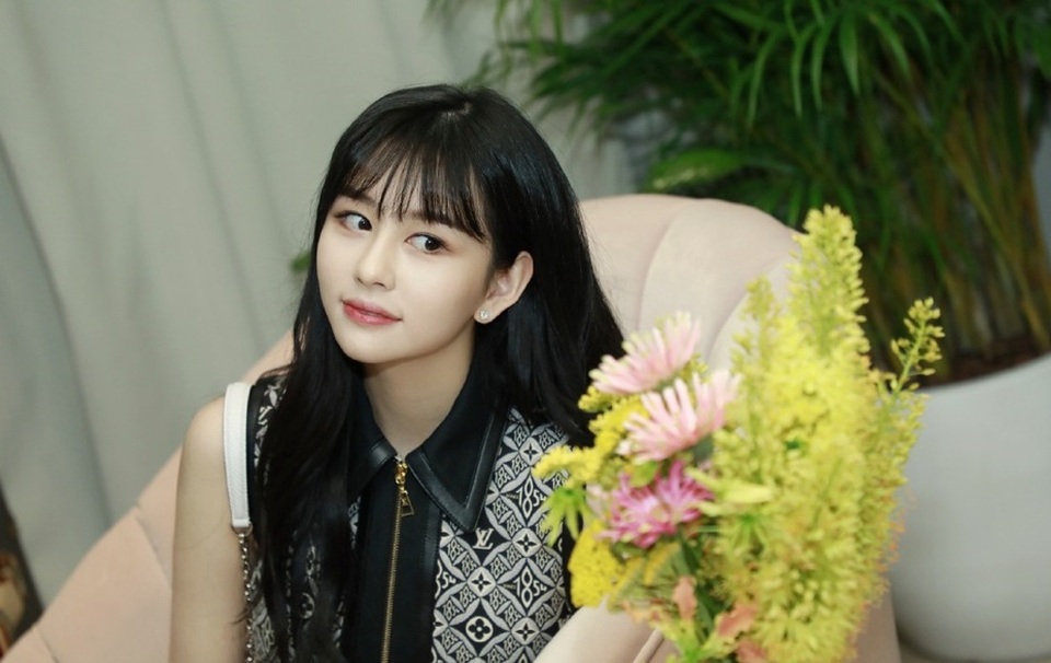 Nhan sắc mê đắm của con gái quả bom gợi cảm Khâu Thục Trinh - 15 Nhan sắc mê đắm của con gái quả bom gợi cảm Khâu Thục Trinh - 15