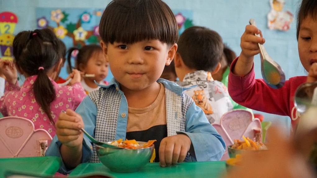 Tập đoàn TH trao học bổng cho học sinh khó khăn tại Phú Yên - 2 Tập đoàn TH trao học bổng cho học sinh khó khăn tại Phú Yên - 2