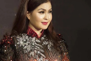 Yến Vy bất ngờ về Việt Nam dự thảm đỏ sau 11 năm "mất tích"