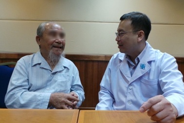 Dùng màng tim heo thay van động mạch chủ trên người