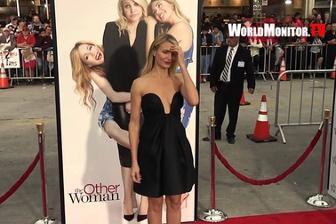 Cameron Diaz xinh đẹp trên thảm đỏ