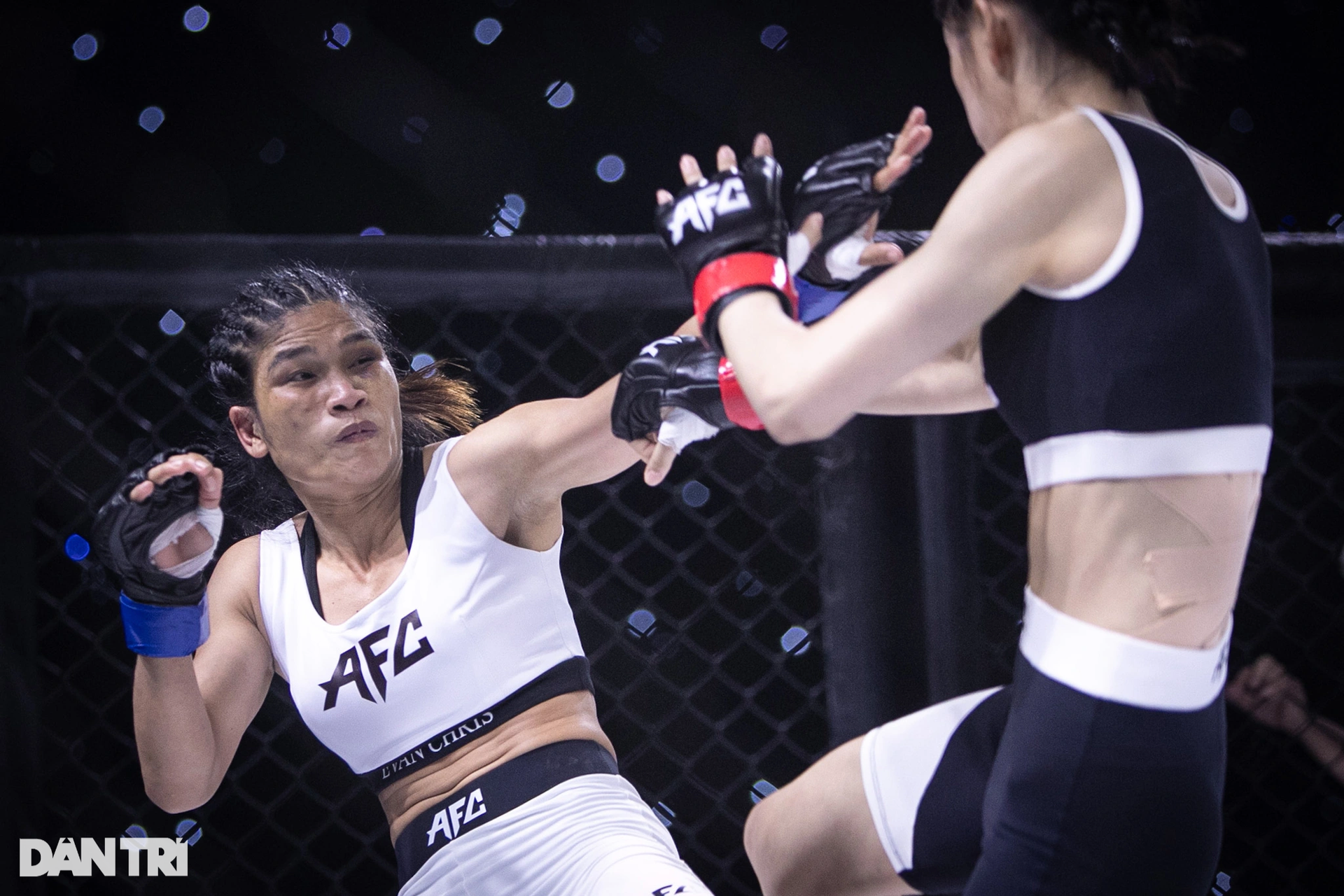 Nữ võ sĩ Thanh Trúc giành chiến thắng duy nhất cho MMA Việt Nam tại AFC21 - 12 Nữ võ sĩ Thanh Trúc giành chiến thắng duy nhất cho MMA Việt Nam tại AFC21 - 12