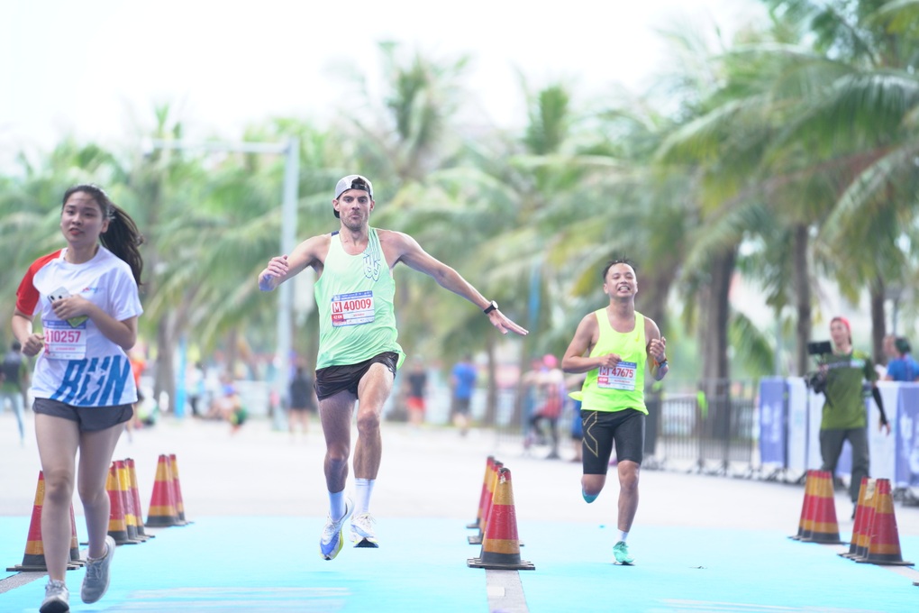 Gần 6000 vận động viên tham gia giải Marathon Quốc tế Di sản Hạ Long 2022 - 2 Gần 6000 vận động viên tham gia giải Marathon Quốc tế Di sản Hạ Long 2022 - 2