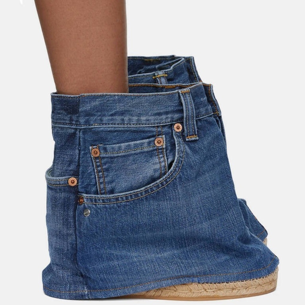 Sự cá tính của những đôi bốt jeans đang làm mưa làm gió giới thời trang - 13 Sự cá tính của những đôi bốt jeans đang làm mưa làm gió giới thời trang - 13
