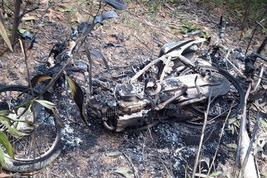 Bắt nhóm đối tượng đốt 5 xe máy của cán bộ bảo vệ rừng