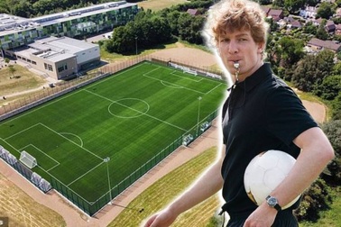 Trường phải đóng cửa sân bóng "tiền tỷ" vì người dân khó chịu với tiếng còi