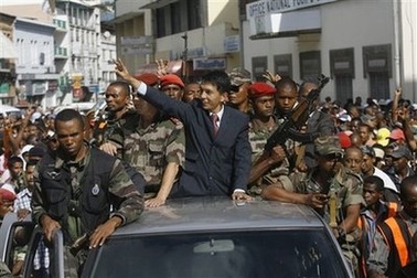 Quân đội Madagascar trao quyền tổng thống cho thủ lĩnh đối lập