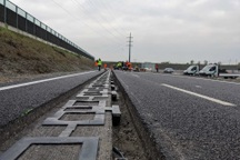 Thủ phủ ngành ô tô Mỹ thử nghiệm mặt đường có tính năng sạc xe điện