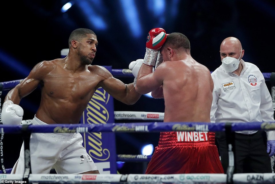 Anthony Joshua thắng knock-out, bảo vệ 4 đai vô địch hạng nặng - 2 Anthony Joshua thắng knock-out, bảo vệ 4 đai vô địch hạng nặng - 2