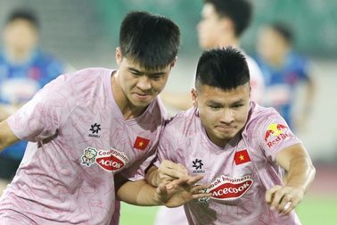 Quang Hải thể hiện quyết tâm cao ở cuộc đối đầu với Iraq