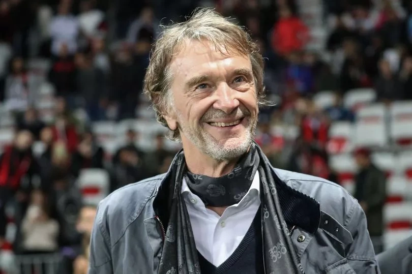 Tỷ phú Jim Ratcliffe chốt thành công 25% cổ phần Man Utd - 1