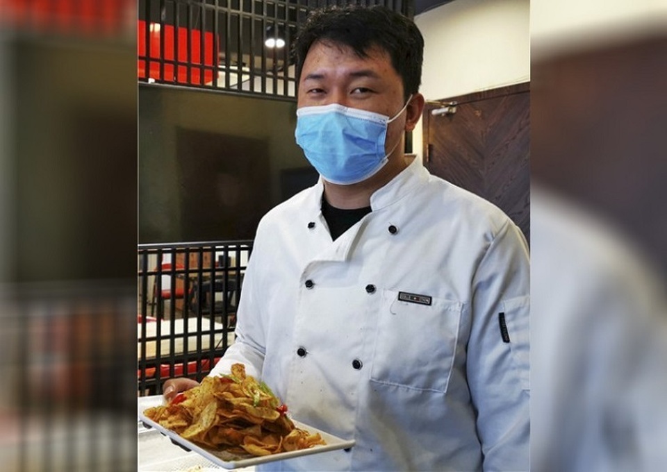 Cuộc đời vô tình thay đổi nhờ đi nhầm tới Vũ Hán - 4 Cuộc đời vô tình thay đổi nhờ đi nhầm tới Vũ Hán - 4