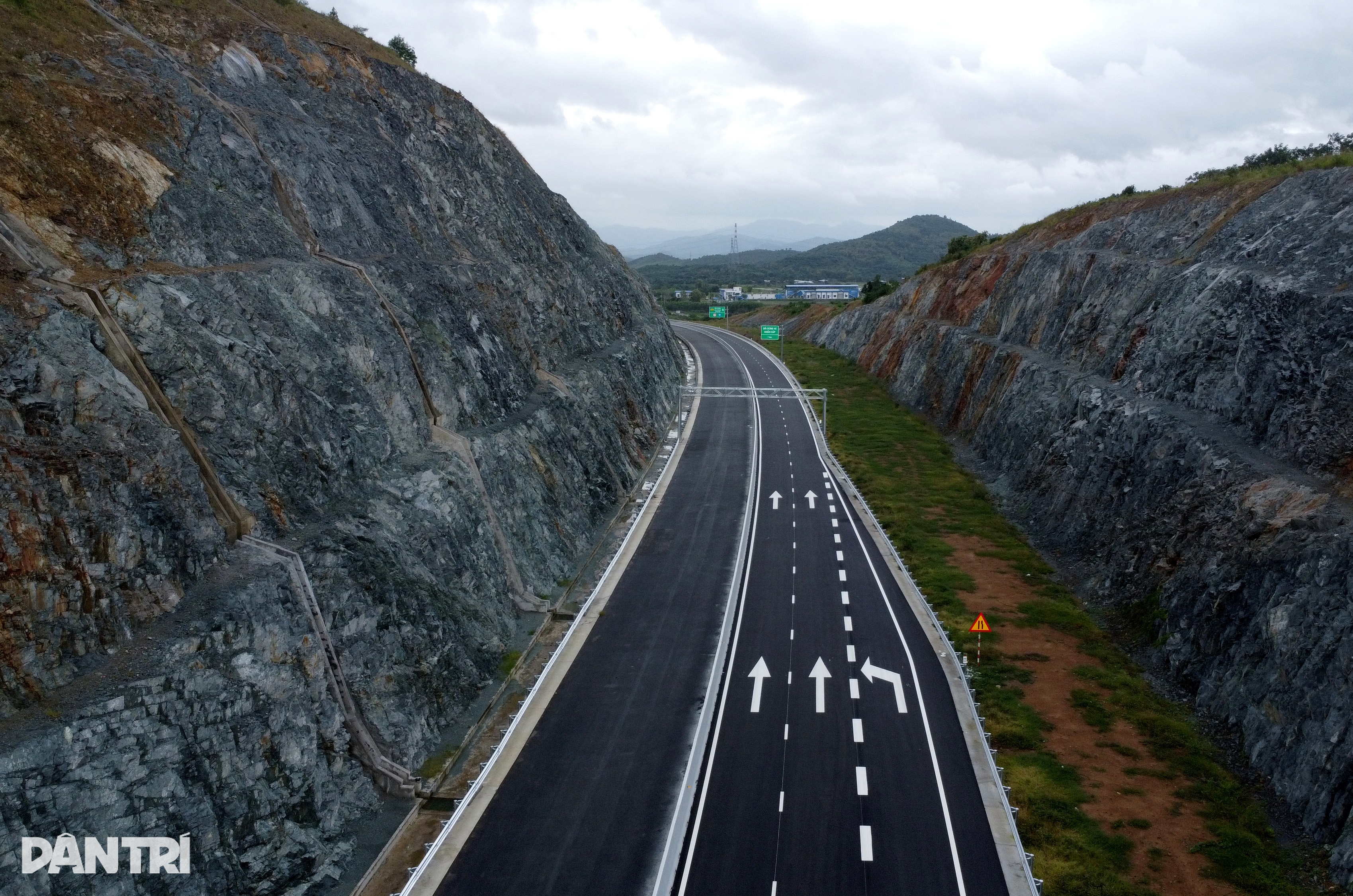 រូបភាពផ្លូវហាយវ៉េ Van Phong - Nha Trang - ៥ Hình hài cao tốc Vân Phong - Nha Trang - 5