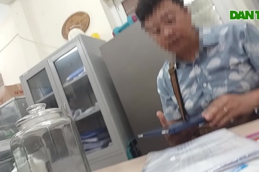 Trung dẫn phóng viên vào Ban quản lý dự án