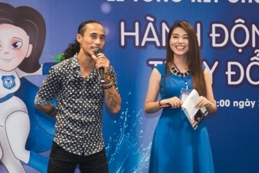 Phạm Anh Khoa kêu gọi mọi người tiết kiệm nước sạch