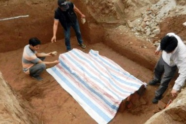 Hà Nội: Tìm thấy ngôi mộ cổ tại nút giao Đào Tấn - Bưởi