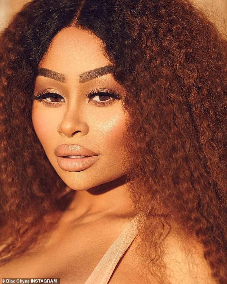 Thân hình kỳ lạ của vũ nữ thoát y Blac Chyna - 4 Thân hình kỳ lạ của vũ nữ thoát y Blac Chyna - 4