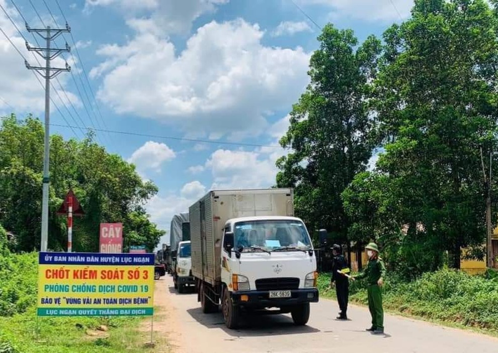 Bắc Giang: Ghi nhận thêm 27 ca dương tính, chủ yếu ở ổ dịch huyện Lục Ngạn - 1 Bắc Giang: Ghi nhận thêm 27 ca dương tính, chủ yếu ở ổ dịch huyện Lục Ngạn - 1