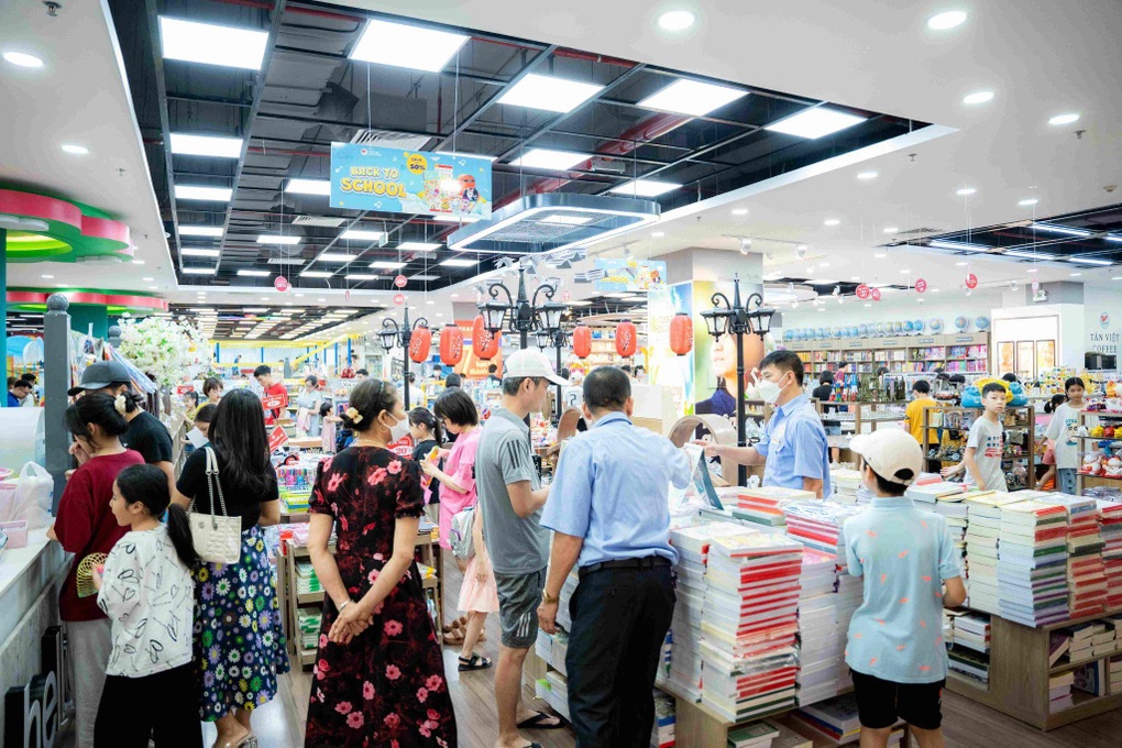 Các TTTM Vincom đông nghịt khách dịp nghỉ lễ 2/9 - 1 Các TTTM Vincom đông nghịt khách dịp nghỉ lễ 2/9 - 1