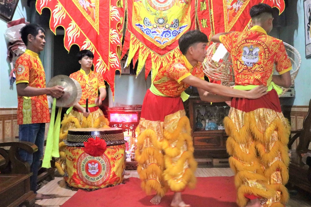 Nghề múa lân sư rồng lao đao trong mùa Tết Trung thu vì dịch covid-19 - 4 Nghề múa lân sư rồng lao đao trong mùa Tết Trung thu vì dịch covid-19 - 4