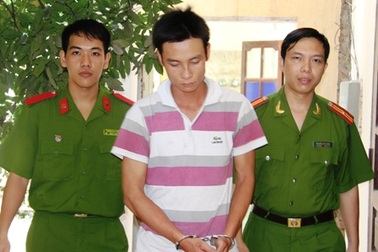 Bắt 2 đối tượng đột nhập nhà công an cướp 5,1 cây vàng