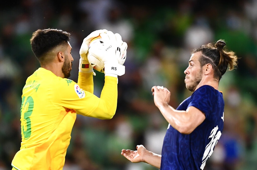 Real Madrid đánh bại Real Betis sau trận cầu mưa thẻ vàng - 5 Real Madrid đánh bại Real Betis sau trận cầu mưa thẻ vàng - 5