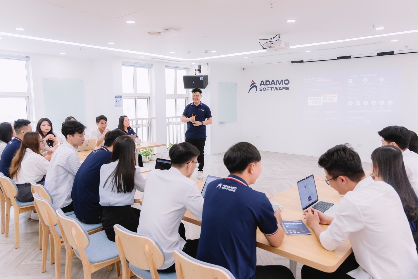 Adamo Software đạt 5 giải Top 10 doanh nghiệp công nghệ số xuất sắc 2025 - 5