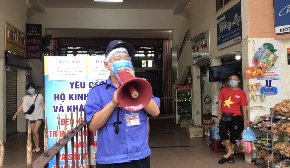 Ngày đầu người dân Đà Nẵng cầm thẻ hồng, thẻ xanh đi chợ - 9 Ngày đầu người dân Đà Nẵng cầm thẻ hồng, thẻ xanh đi chợ - 9