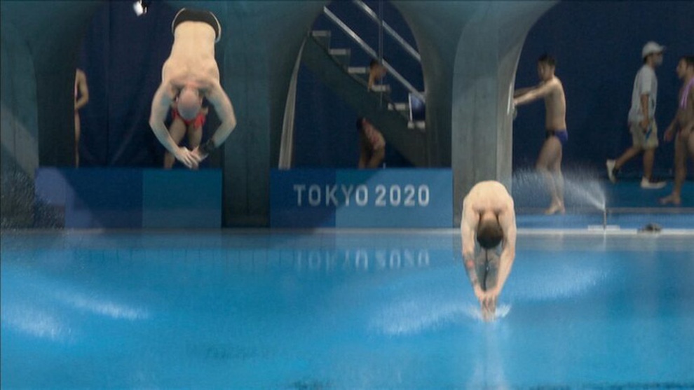 Dở khóc dở cười với phần thi nhảy cầu thảm họa, bị chấm… 0 điểm ở Olympic - 2 Dở khóc dở cười với phần thi nhảy cầu thảm họa, bị chấm… 0 điểm ở Olympic - 2
