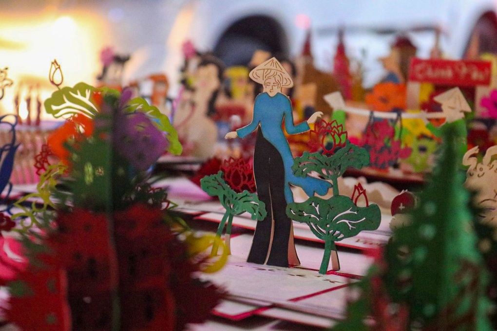 Cụ ông 70 tuổi không tiền, không gia đình, không ước mơ - 2 Cụ ông 70 tuổi không tiền, không gia đình, không ước mơ - 2