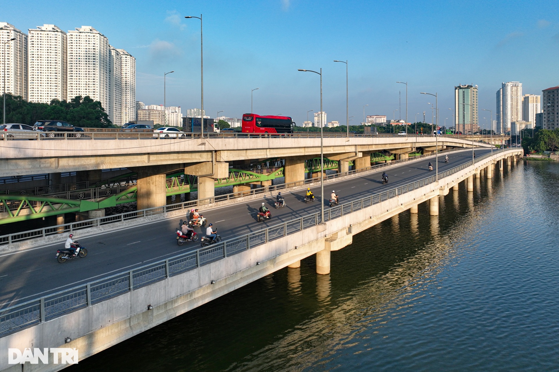 Cây cầu vòm thép 65 tỷ đồng ở Hà Nội ế khách - 1 Cây cầu vòm thép 65 tỷ đồng ở Hà Nội ế khách - 1