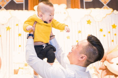 “Thiếu gia Phan Hải” tổ chức tiệc thôi nôi "5 sao" cho quý tử