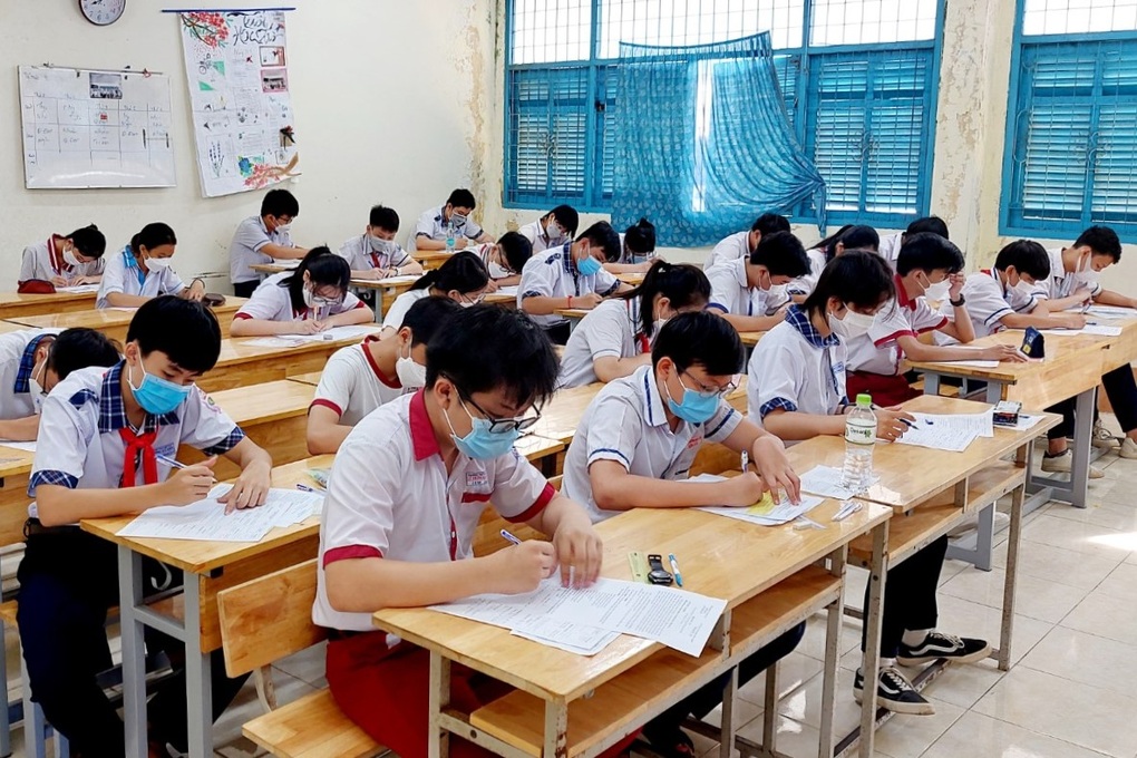 Thi vào lớp 10: Học sinh Sóc Trăng phấn khởi với đề môn Văn - 1 Thi vào lớp 10: Học sinh Sóc Trăng phấn khởi với đề môn Văn - 1