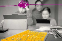 Anh: Vấn nạn của việc học trực tuyến của học sinh tiểu học